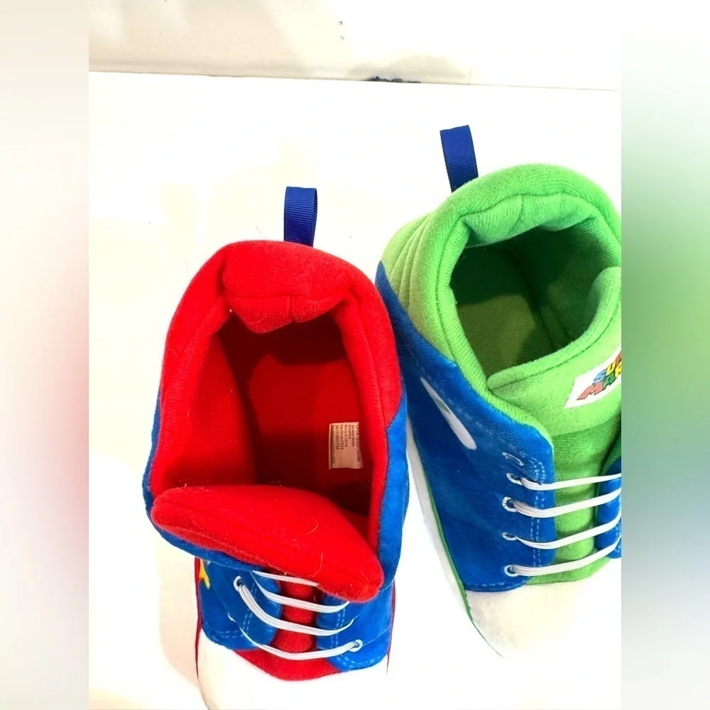 Boys Nintendo Super Mario Brothers Red and Green Bedroom SLIPPERS Size 6